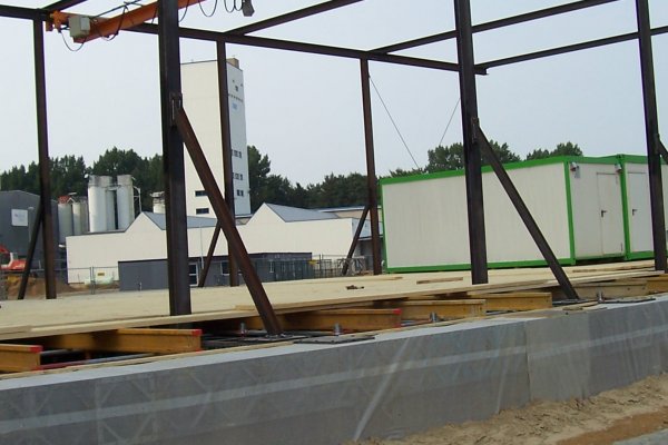 Generatorzelt Unterkonstruktion mit Kranstahlbauteil Generatorzelt Unterkonstruktion mit Kranstahlbauteil